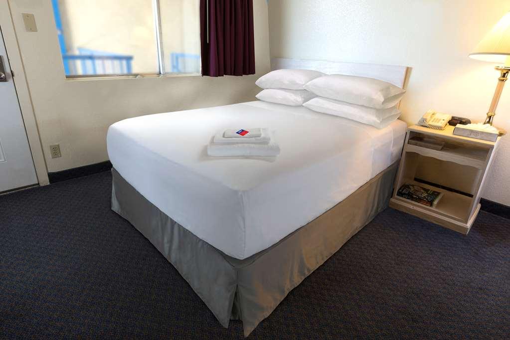Americas Best Value Inn Holly Springs Стая снимка