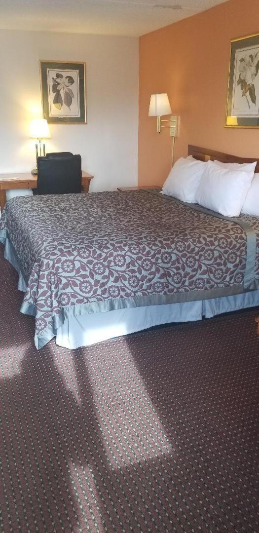 Americas Best Value Inn Holly Springs Екстериор снимка