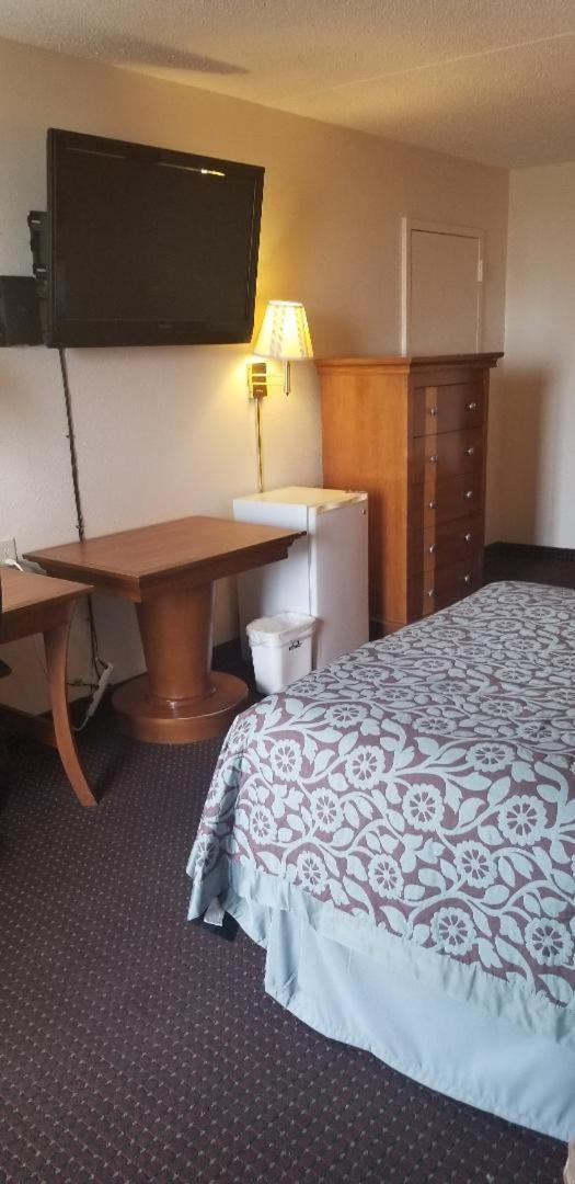 Americas Best Value Inn Holly Springs Екстериор снимка